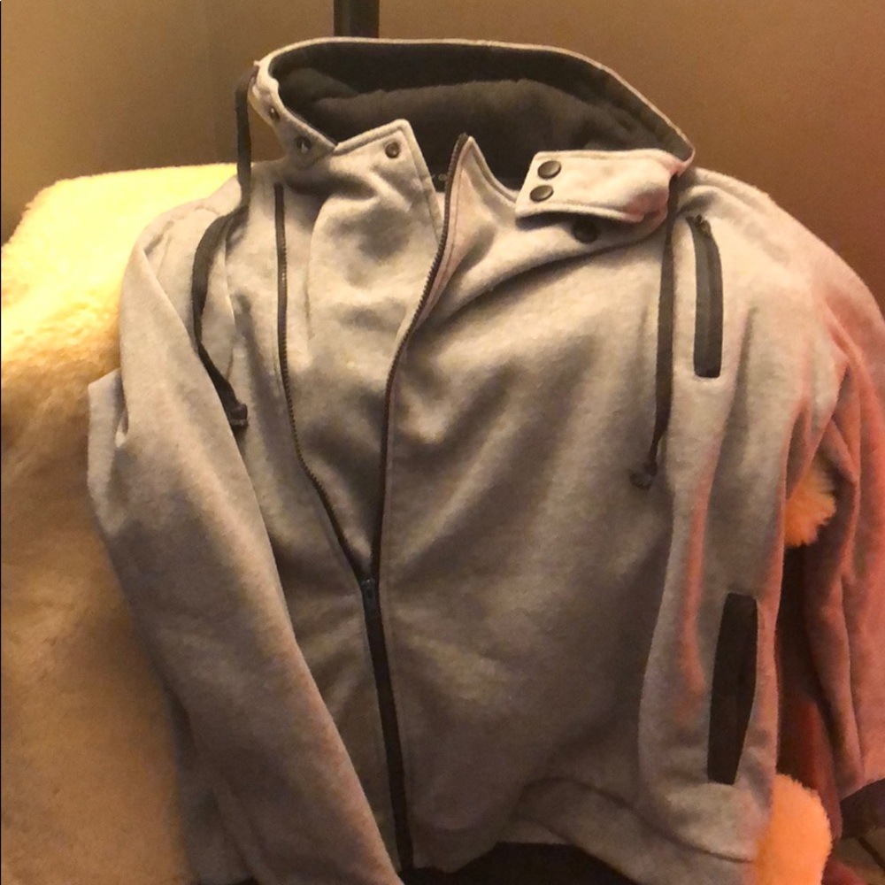 Sweatshirt, like new. Grey/dark grey